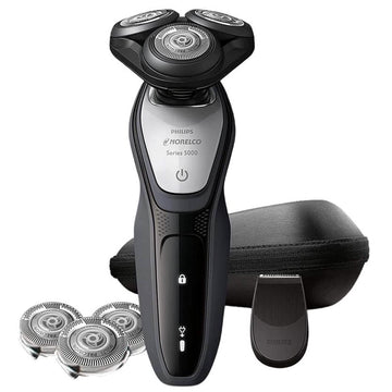 Norelco Wet And Dry Shaver 5200 With Travel Pouch And Additional Shaving Head