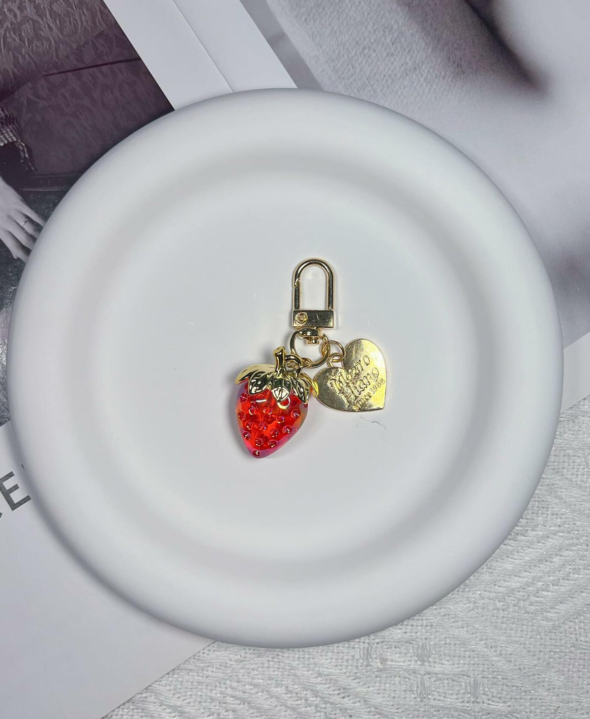 LAEKOU Cute Strawberry Keychain Accessories for Women, Y2K Key Chain