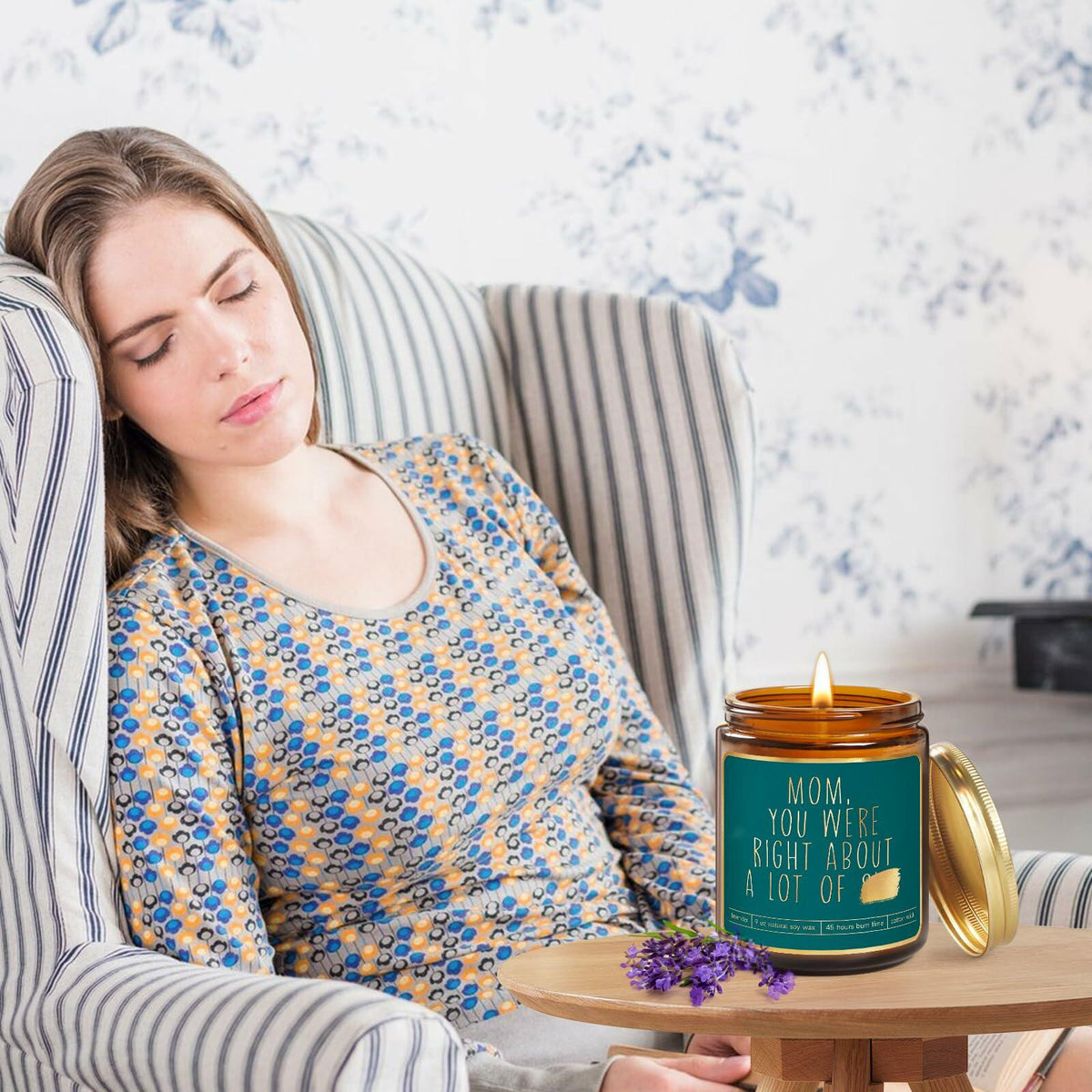 Lavender Candle Gift for Mom - Scented Soy Wax, Relaxing Aromatherapy 9oz