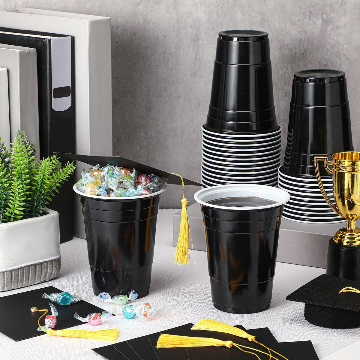 Jingmore Graduation Gift Box 30 Set 16oz Black Plastic Cups Graduation Cap
