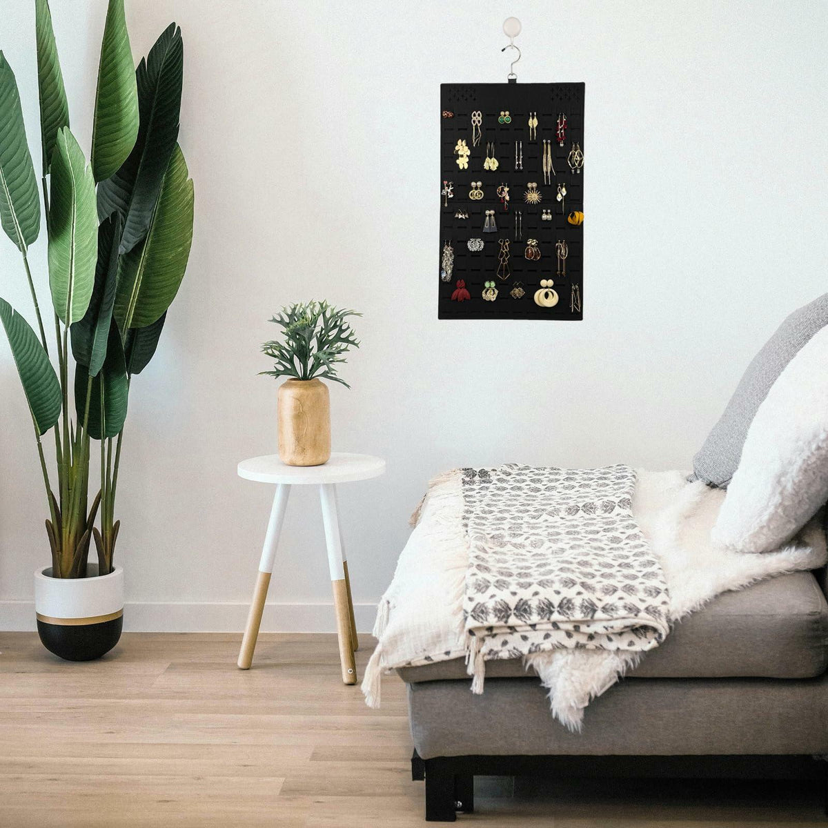 Neehows Hanging Earring Organizer Wall Holder 600 Holes 30 Hooks Black