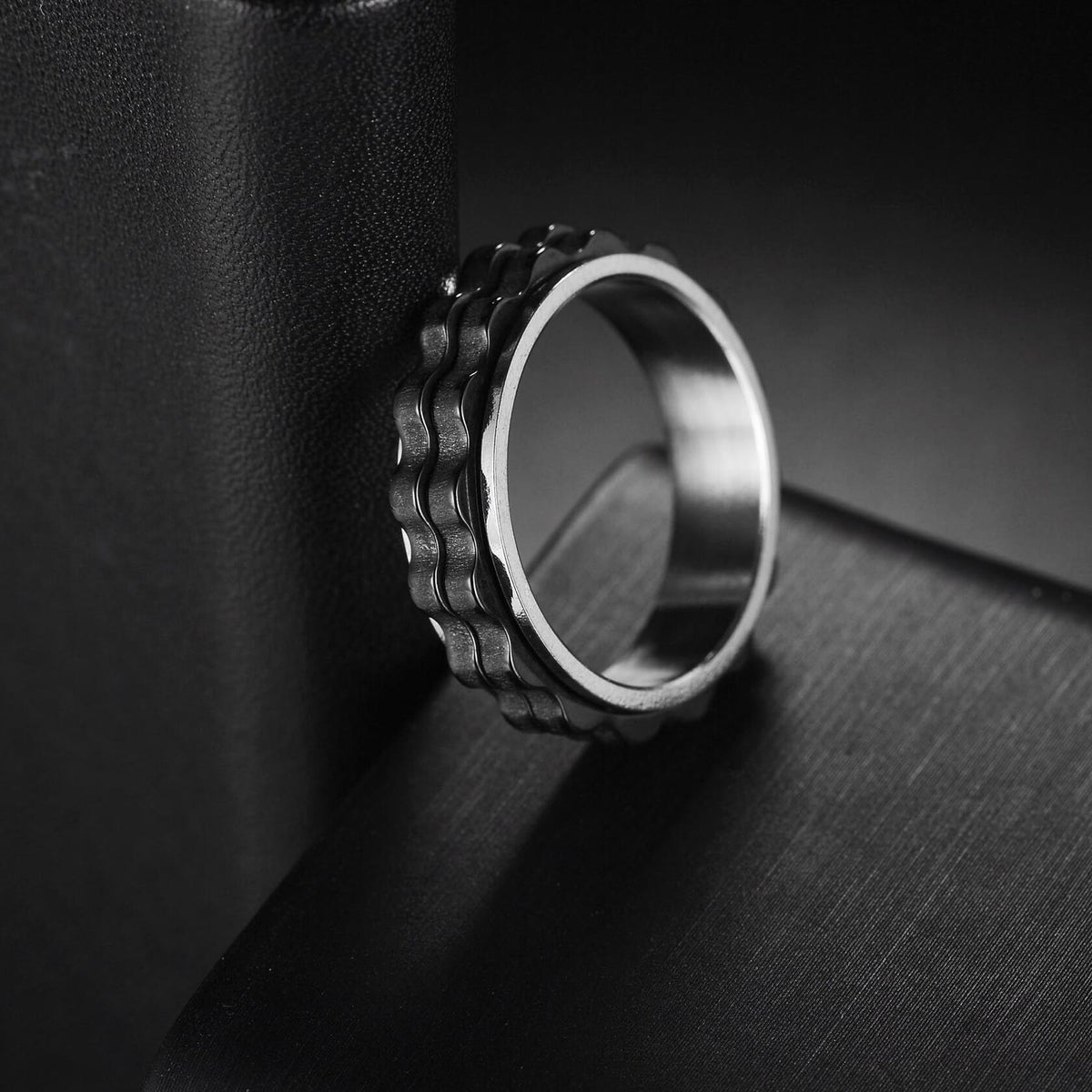 Udolfly Titanium Steel Womens Fidget Spinner Ring Silver Black Size 8
