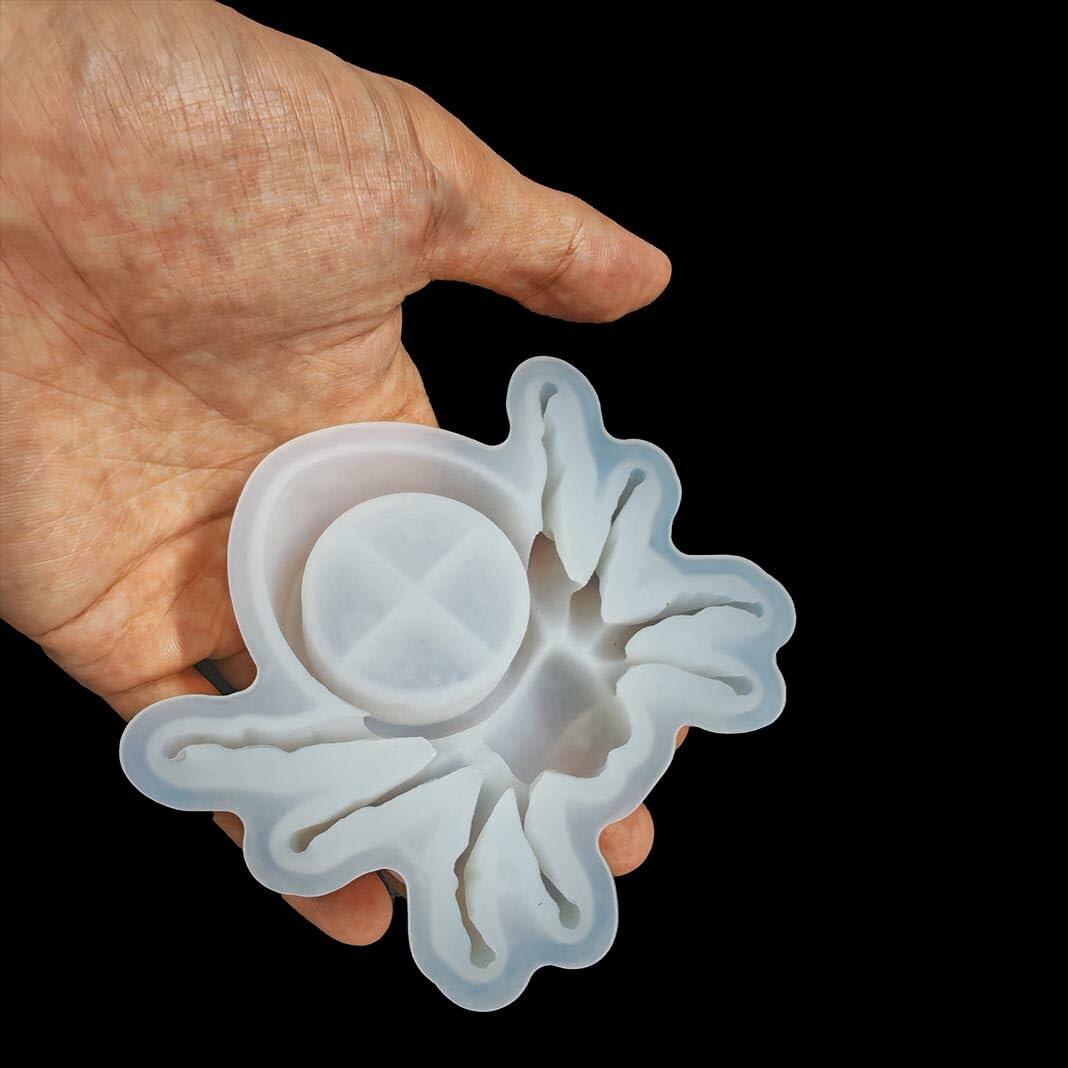 Fuehbur Spider Candle 3D Silicone Mold for Epoxy Resin DIY White