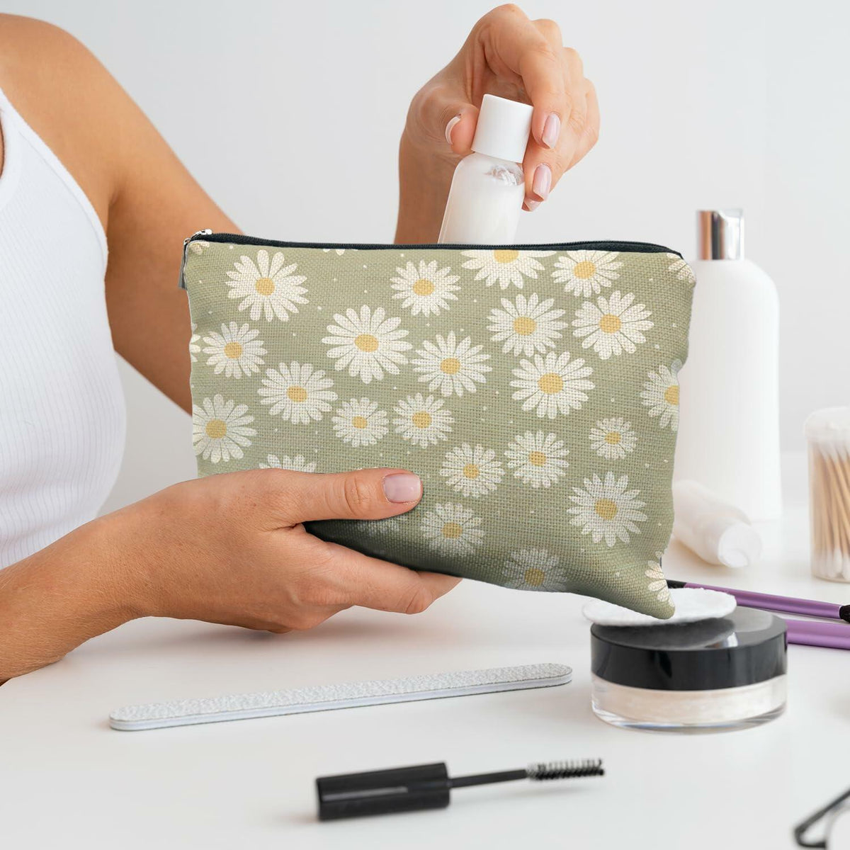 Likjad Sage Green Linen Cosmetic Bag Daisy Decor