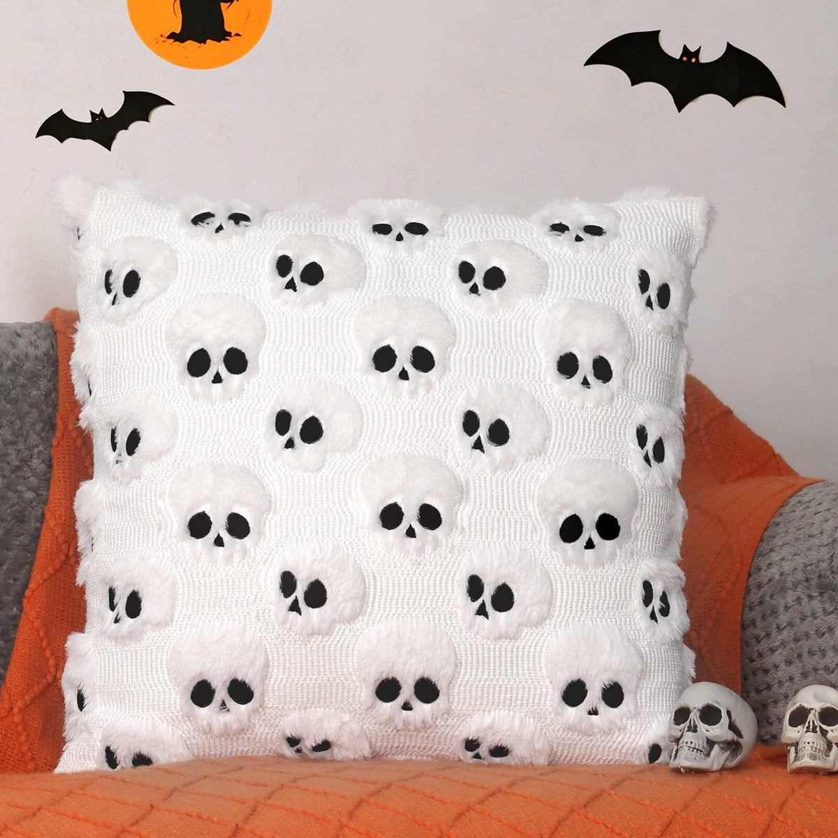 Yuubin Skull Halloween Throw Pillow Covers 18x18in Set of 2 Black Faux Fur