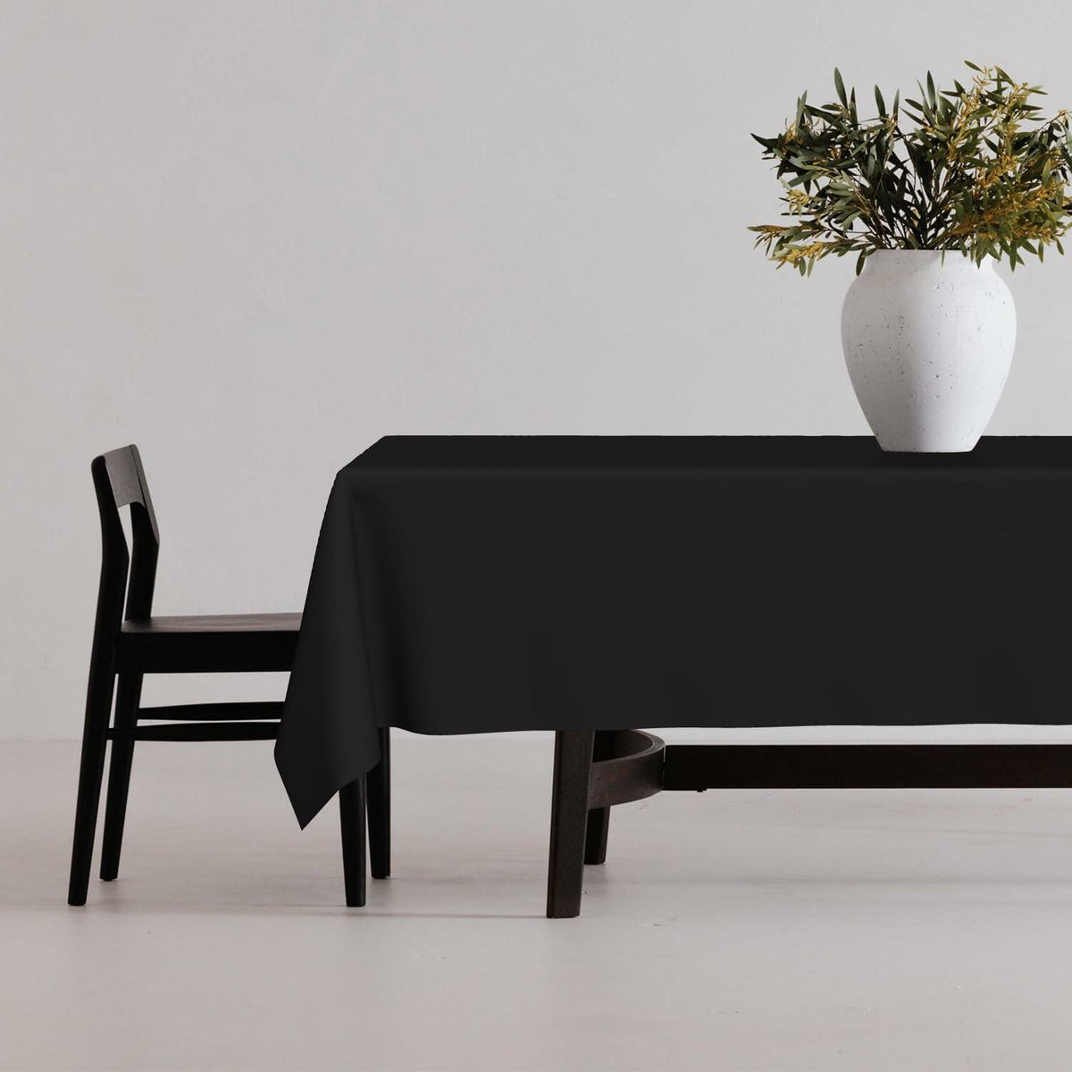 Horaldaily Black 60x84in Rectangular Stain Resistant Polyester Tablecloth