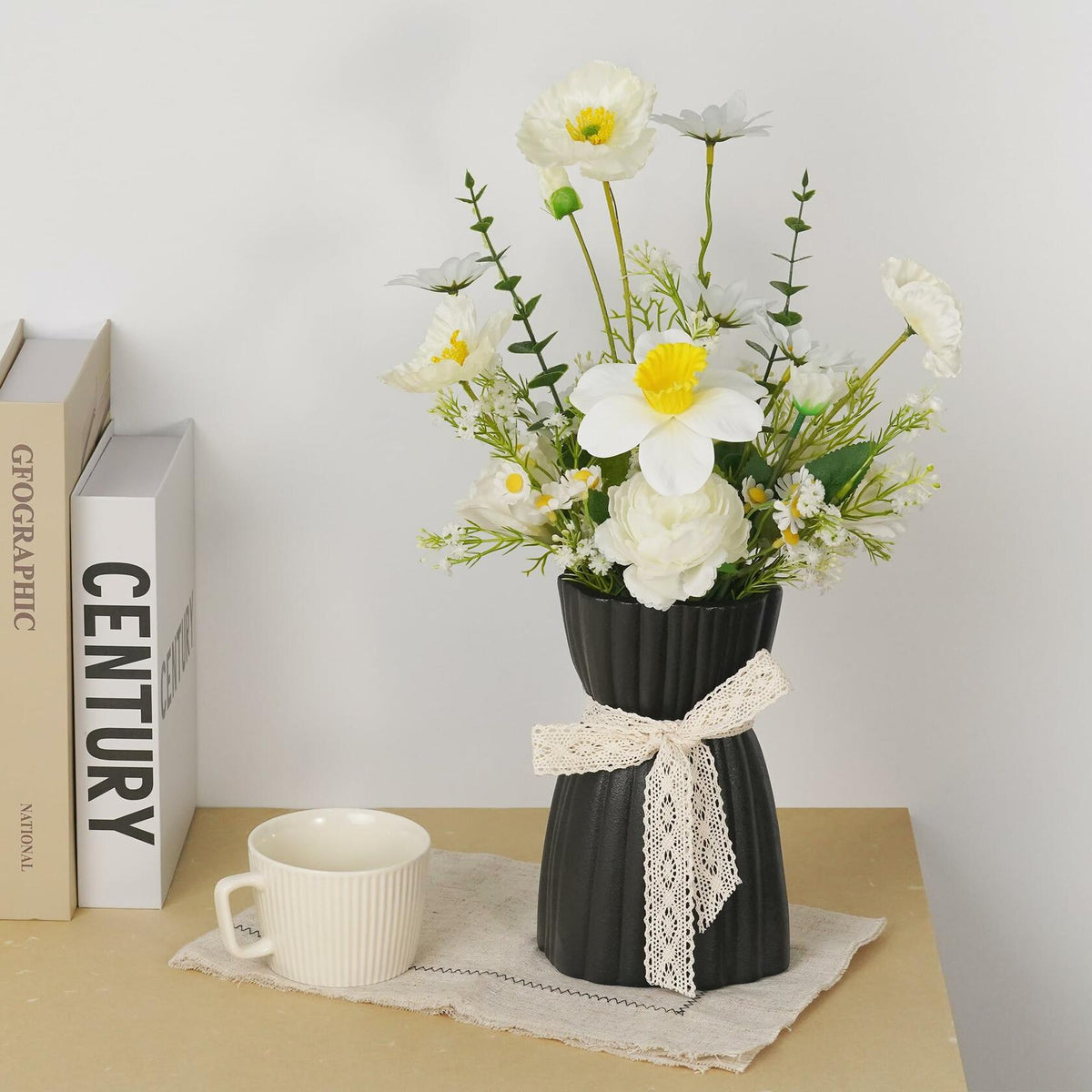 OOSTONEE Black Ceramic Flower Vase 7.6 Inch Nordic Boho Gothic Style