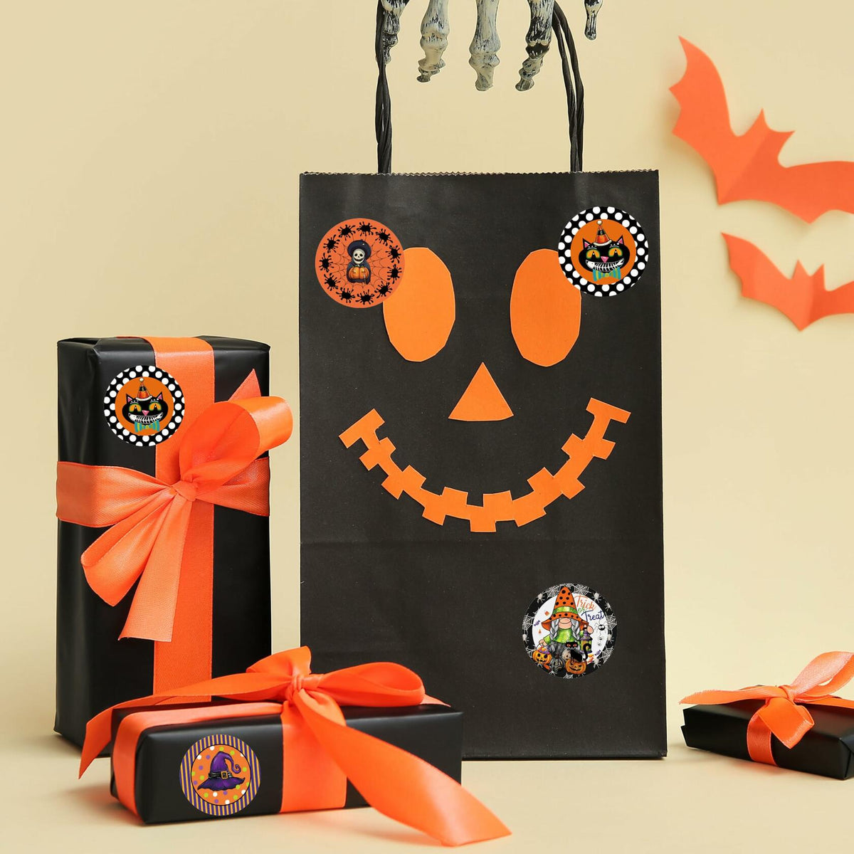 ZAEW Halloween Sticker Roll 500pcs 1.5" Gnome Pumpkins Cats Ghost Colored