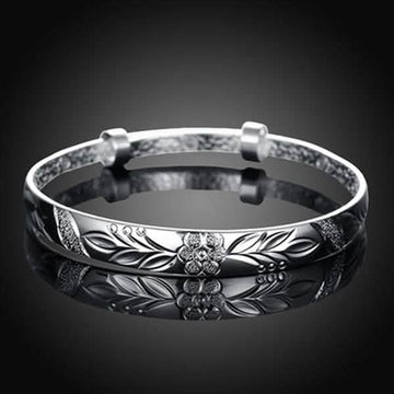 Women's Silver Plated Floral Ingrain Design Bangle